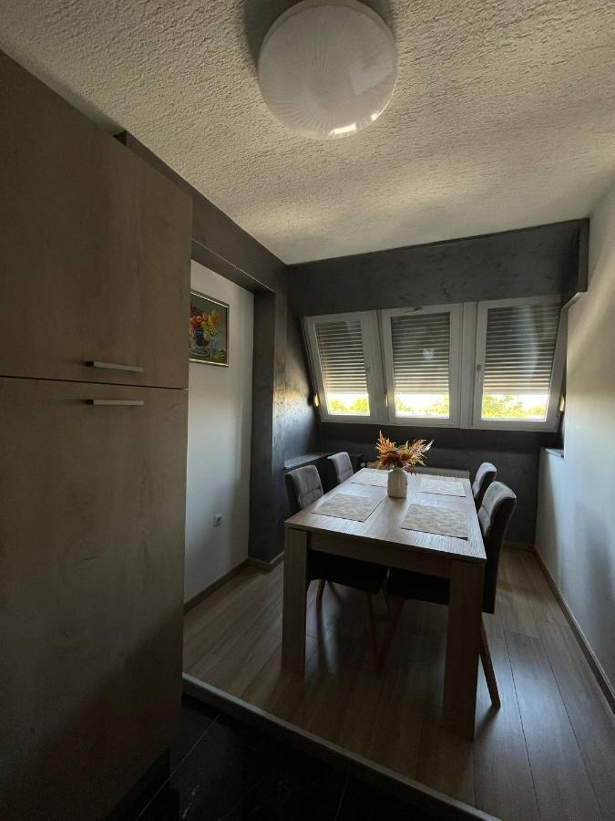 Apartamento Aby Slavonski Brod Exterior foto